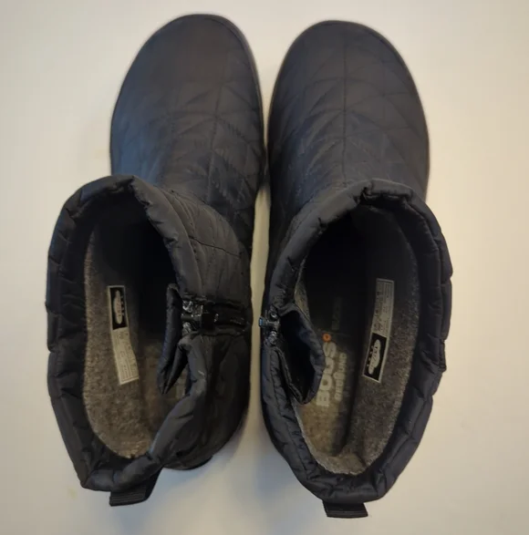 Bogs Snowday II Short Insulated Water Resistant Snow Boots Size 10 Black EUC - Picture 7 of 9